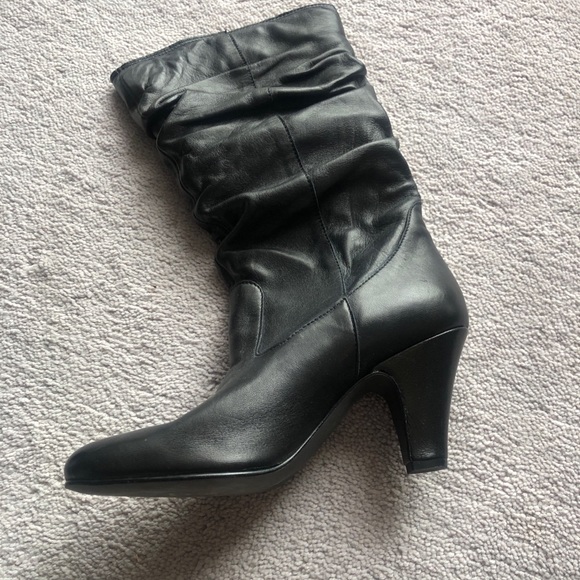 Vintage leather boots bought in Paris - Picture 11 of 16